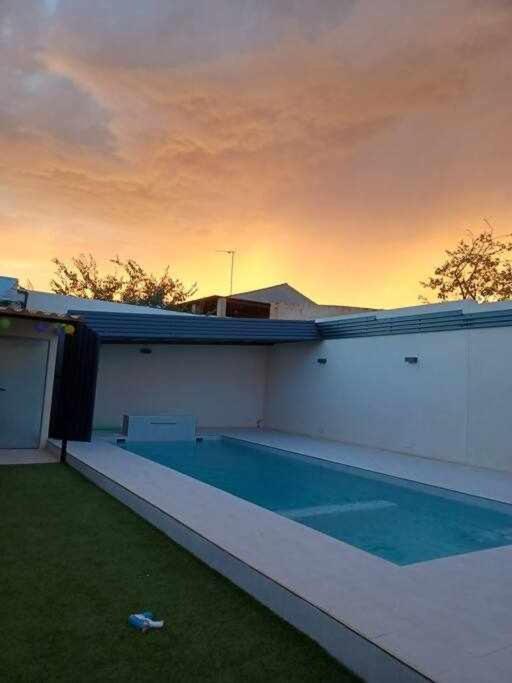 Alojamiento El Pez Casa Con Piscina Climatizada Villafranca de los Caballeros Exterior foto