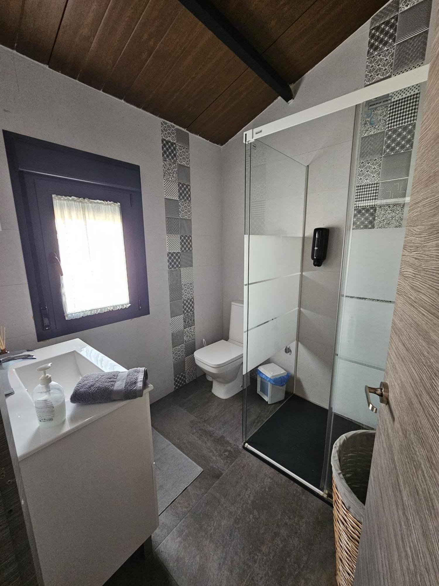 Alojamiento El Pez Casa Con Piscina Climatizada Villafranca de los Caballeros Exterior foto