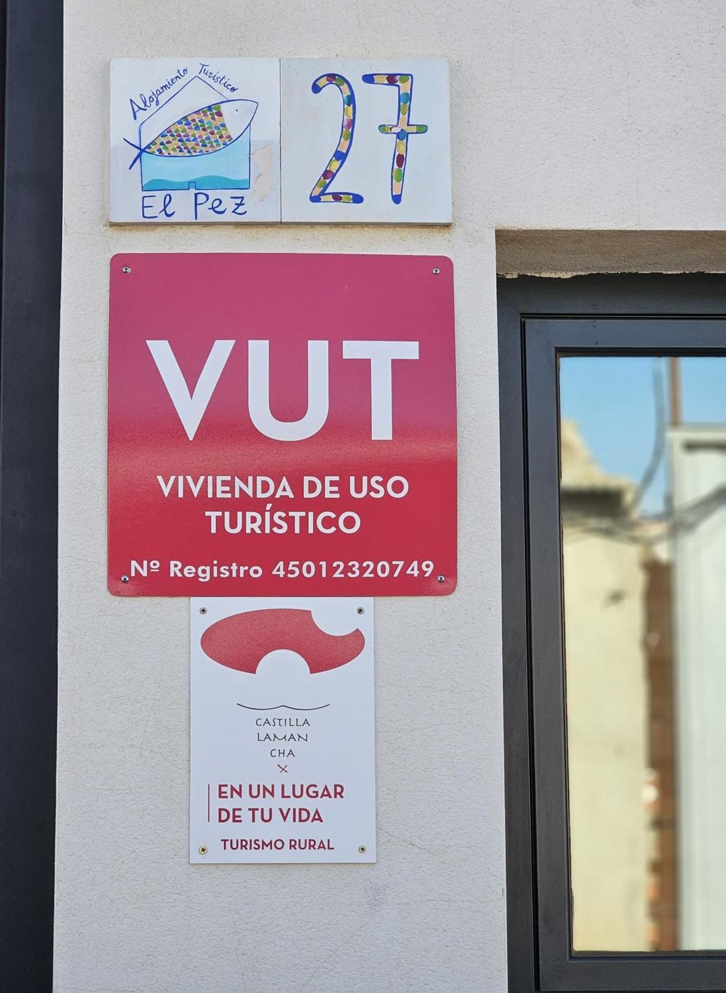 Alojamiento El Pez Casa Con Piscina Climatizada Villafranca de los Caballeros Exterior foto